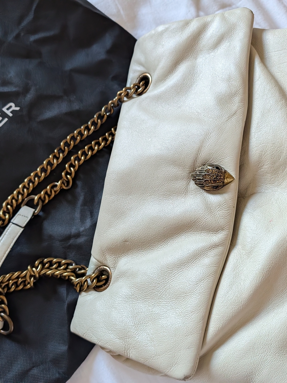 Kurt Geiger Cream Leather Shoulder Bag with Gold Chain - Picture 7 of 9